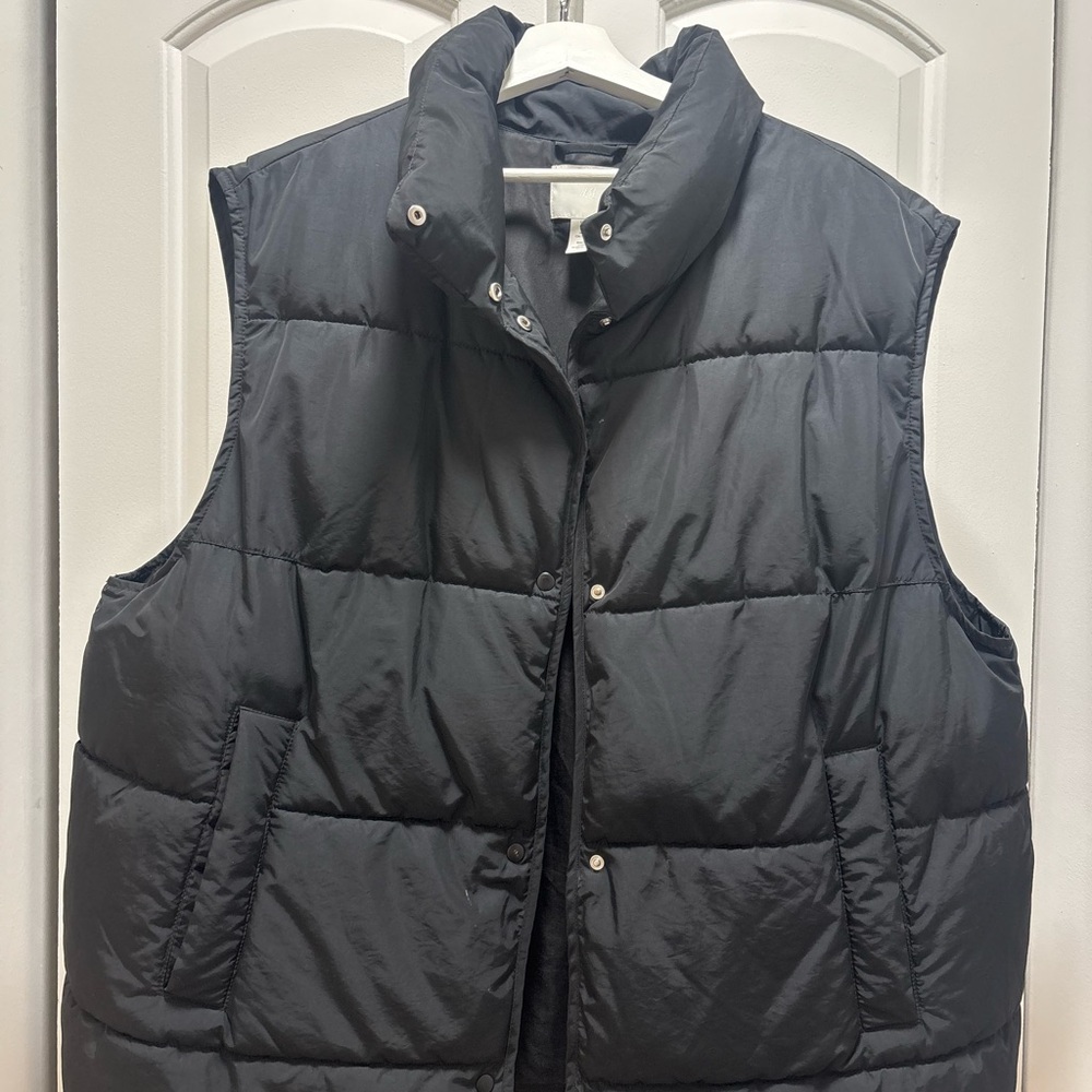 H&M Black Quilted Vest